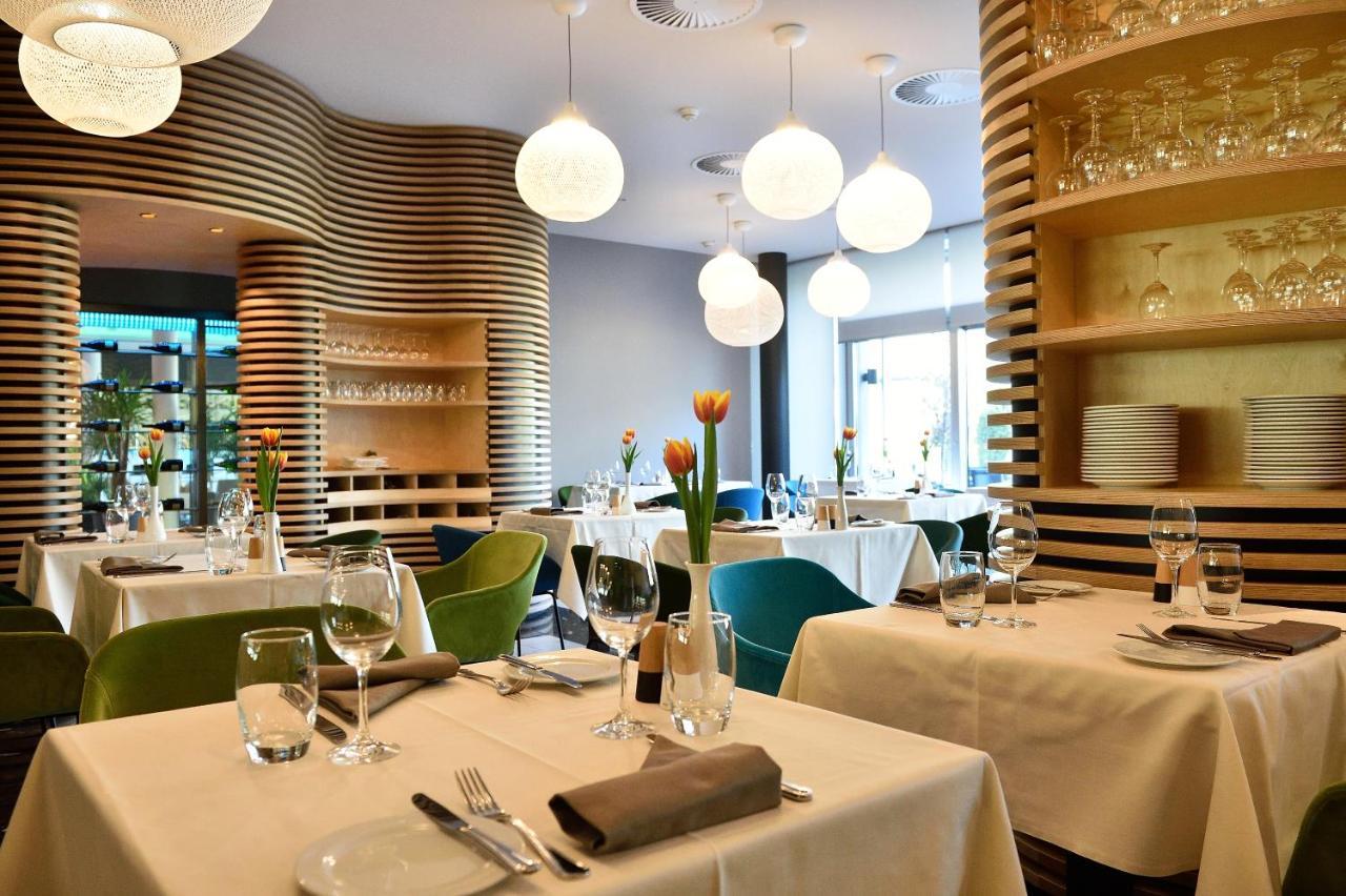 Hotel Vatel 4* Superior Martigny Екстер'єр фото