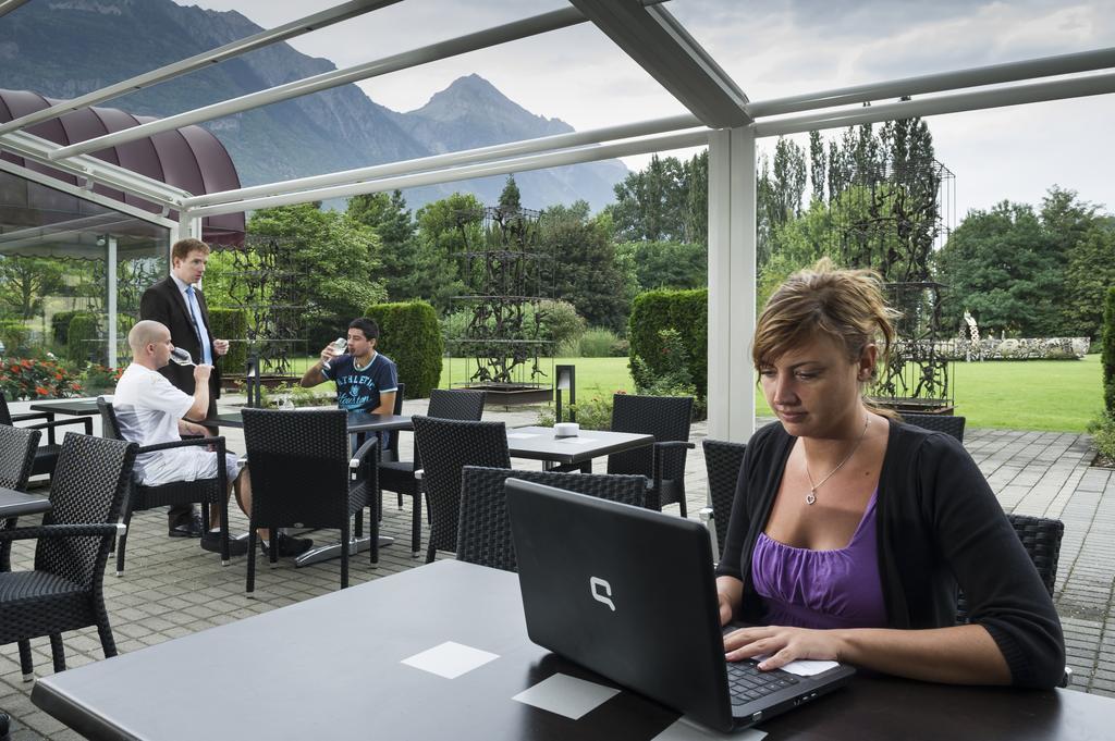 Hotel Vatel 4* Superior Martigny Екстер'єр фото